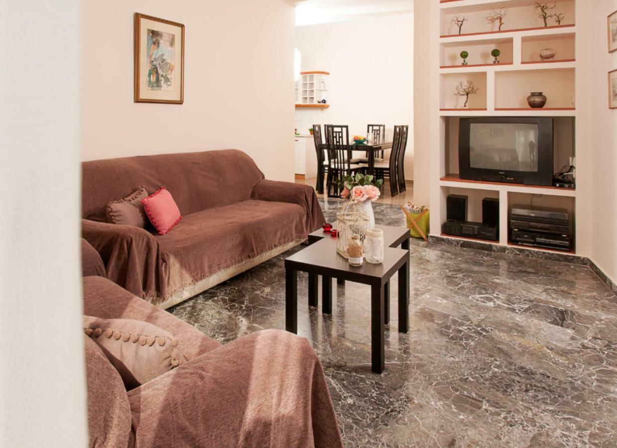 Relaxing Appt. Into The Heart Of Historical Center Lejlighed Kalamata Eksteriør billede